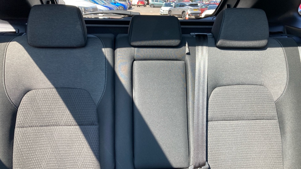 Nissan Qashqai 1.3 DiG-T MH N-Connecta 5dr Petrol Hatchback - Image 15