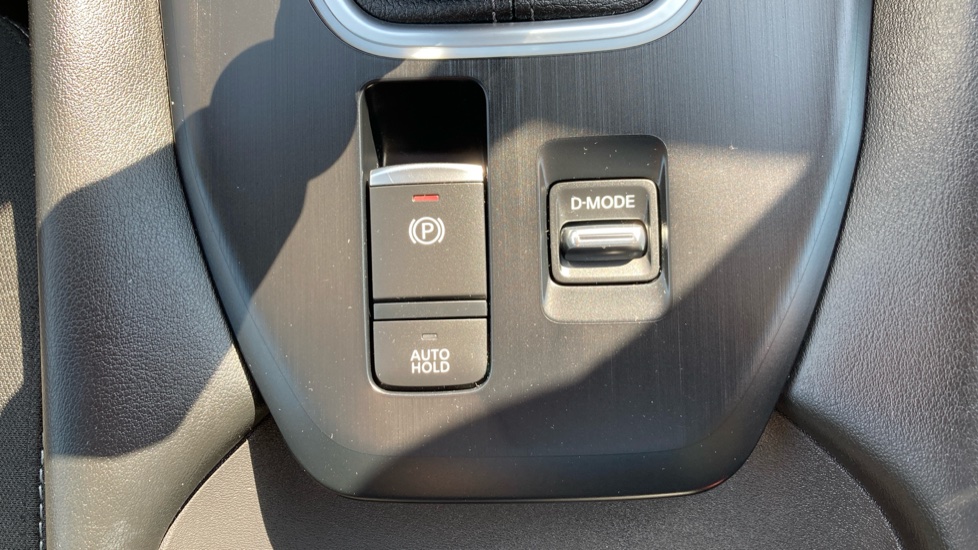 Nissan Qashqai 1.3 DiG-T MH N-Connecta 5dr Petrol Hatchback - Image 27