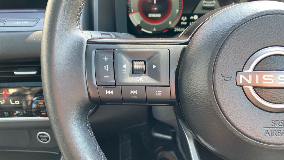 Nissan Qashqai 1.3 DiG-T MH N-Connecta 5dr Petrol Hatchback - Image 30