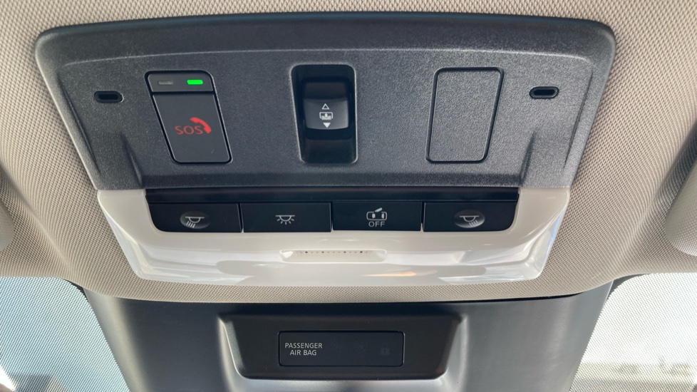 Nissan Qashqai 1.3 DiG-T MH N-Connecta 5dr Petrol Hatchback - Image 34