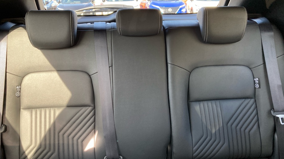 Nissan Juke 1.0 DiG-T Tekna 5dr Petrol Hatchback - Image 15