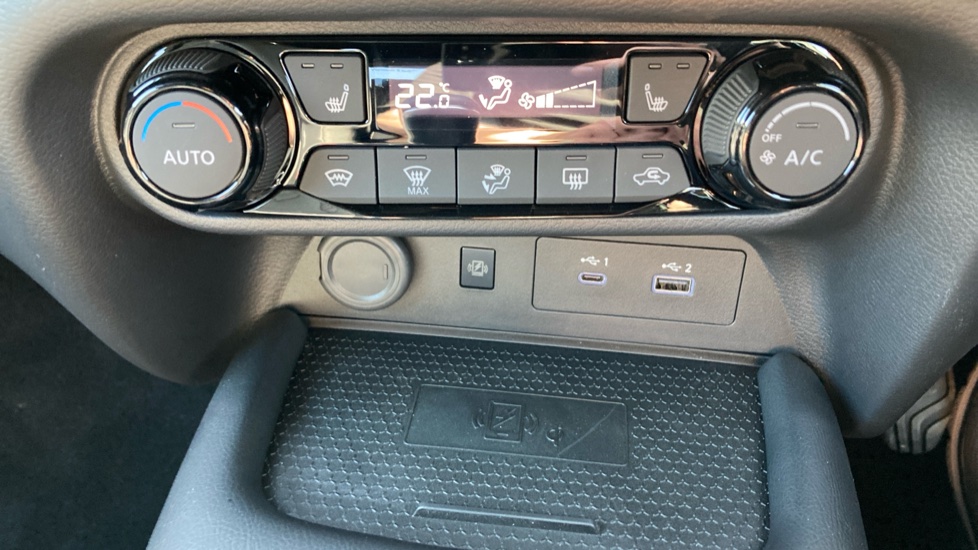 Nissan Juke 1.0 DiG-T Tekna 5dr Petrol Hatchback - Image 24