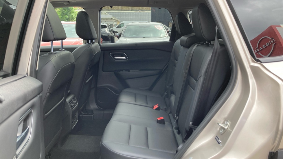 Nissan X-Trail 1.5 MHEV 163 Tekna 5dr [7 Seat] Xtronic Petrol Station Wagon - Image 16