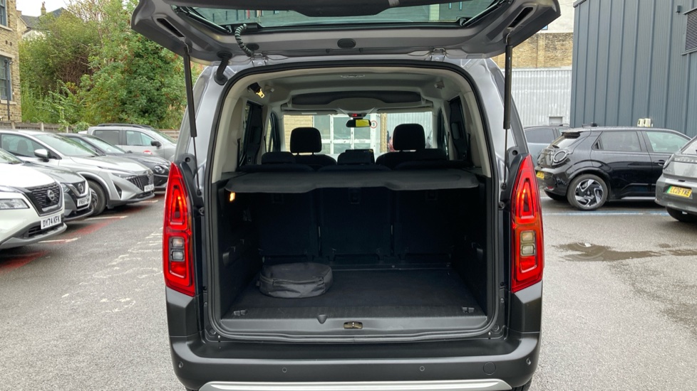 Citroen Berlingo 100kW Flair XTR M 50kWh 5dr Auto Electric Estate - Image 4