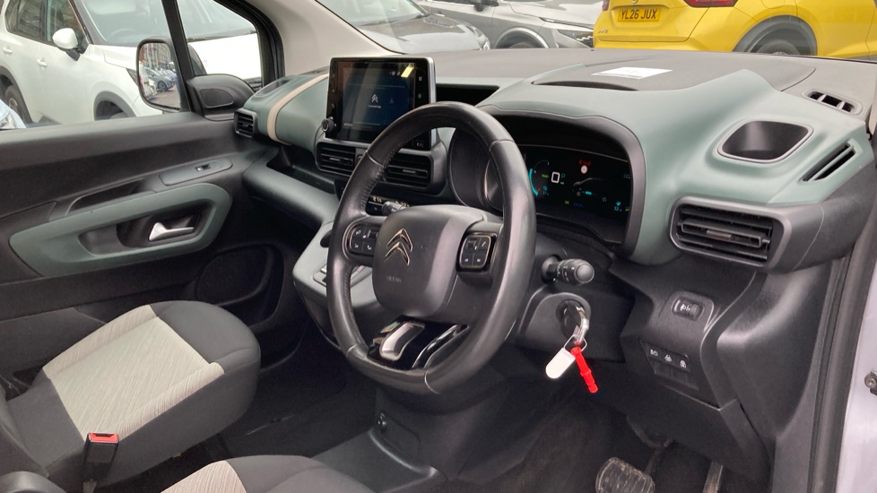 Citroen Berlingo 100kW Flair XTR M 50kWh 5dr Auto Electric Estate - Image 11