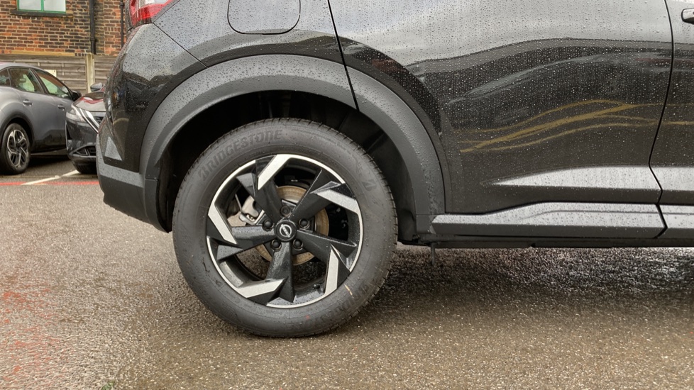 Nissan Juke 1.6 Hybrid N-Connecta 5dr Auto Hybrid Hatchback - Image 7