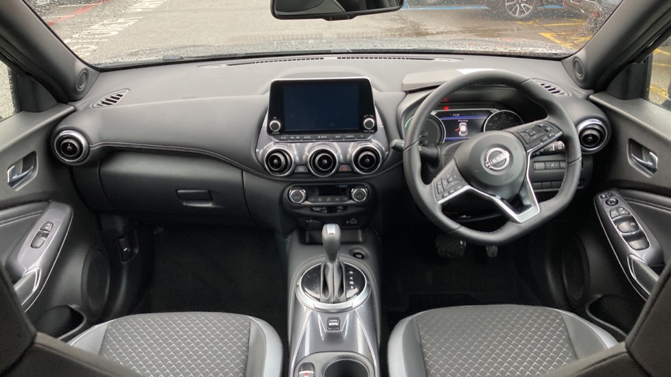 Nissan Juke 1.6 Hybrid N-Connecta 5dr Auto Hybrid Hatchback - Image 10