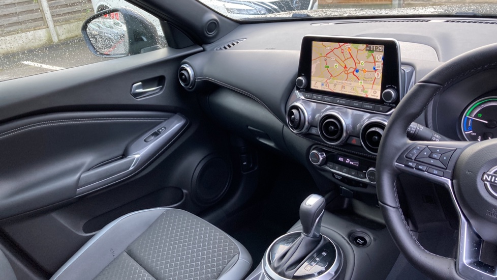 Nissan Juke 1.6 Hybrid N-Connecta 5dr Auto Hybrid Hatchback - Image 14