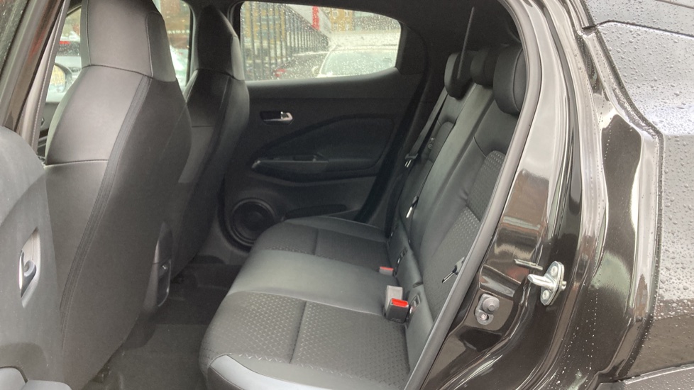 Nissan Juke 1.6 Hybrid N-Connecta 5dr Auto Hybrid Hatchback - Image 16
