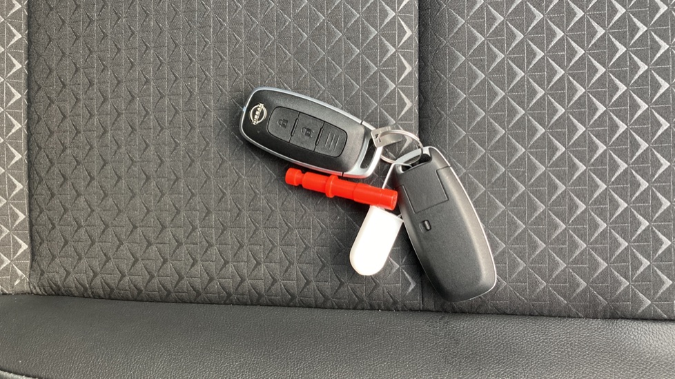 Nissan Juke 1.6 Hybrid N-Connecta 5dr Auto Hybrid Hatchback - Image 20