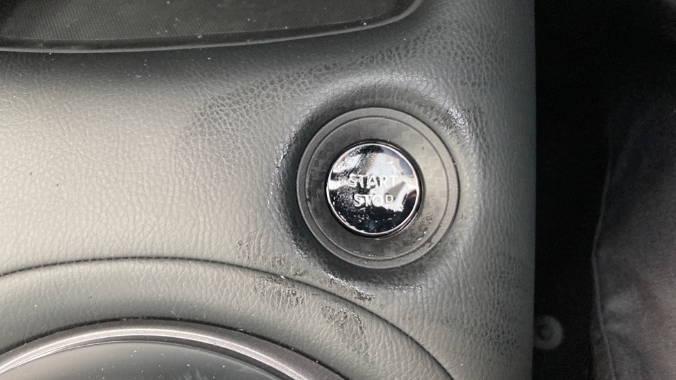 Nissan Juke 1.6 Hybrid N-Connecta 5dr Auto Hybrid Hatchback - Image 23