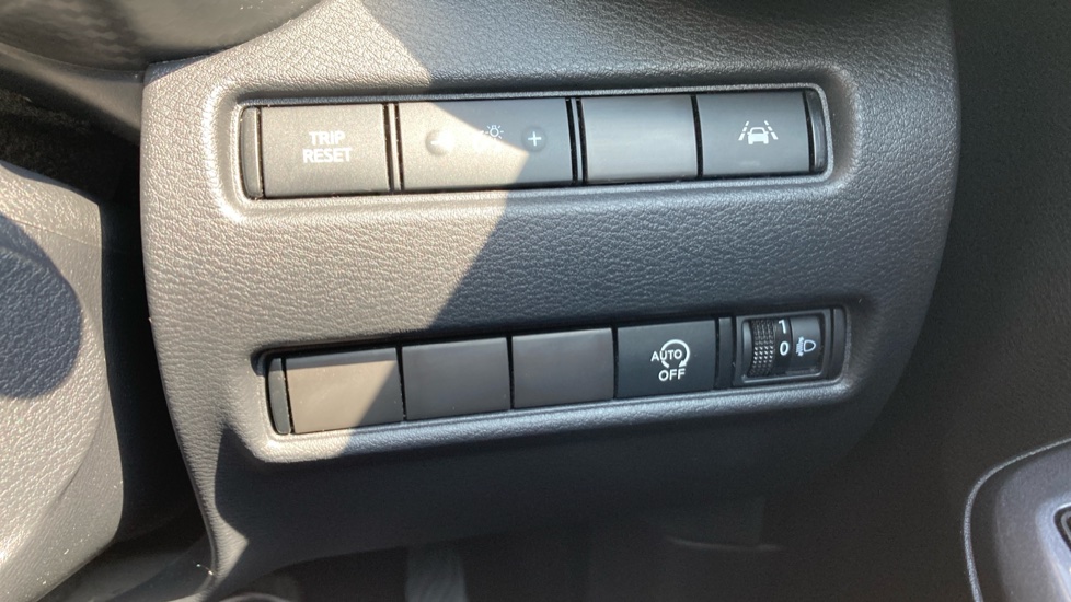 Nissan Juke 1.0 DiG-T 114 Enigma 5dr Petrol Hatchback - Image 31