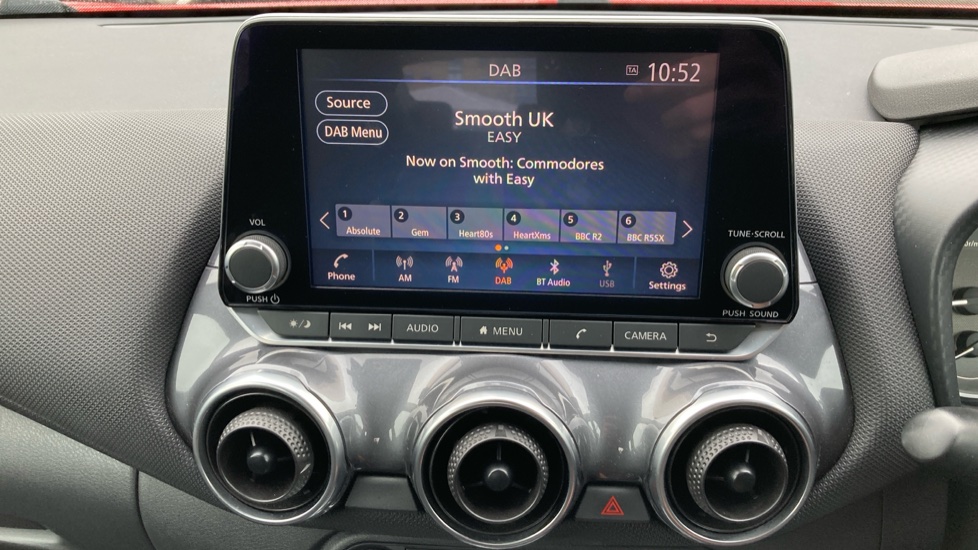 Nissan Juke 1.0 DiG-T 114 Acenta 5dr Petrol Hatchback - Image 12