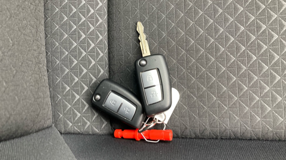 Nissan Juke 1.0 DiG-T 114 Acenta 5dr Petrol Hatchback - Image 20