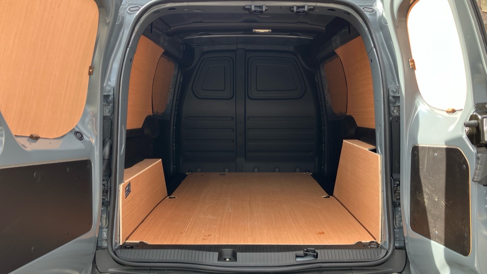 Nissan Townstar L2 Petrol 1.3 Tekna Van Auto [Safety] - Image 4