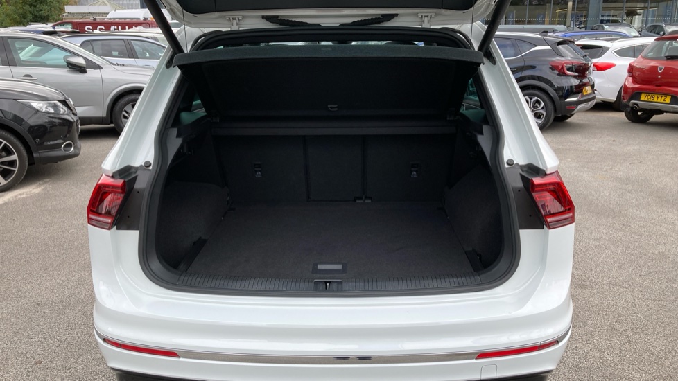 Volkswagen Tiguan 2.0 TSi 190 4Motion R-Line Tech 5dr DSG Petrol Estate - Image 4