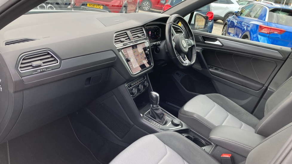 Volkswagen Tiguan 2.0 TSi 190 4Motion R-Line Tech 5dr DSG Petrol Estate - Image 9