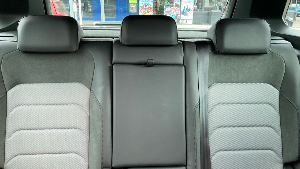 Volkswagen Tiguan 2.0 TSi 190 4Motion R-Line Tech 5dr DSG Petrol Estate - Image 15