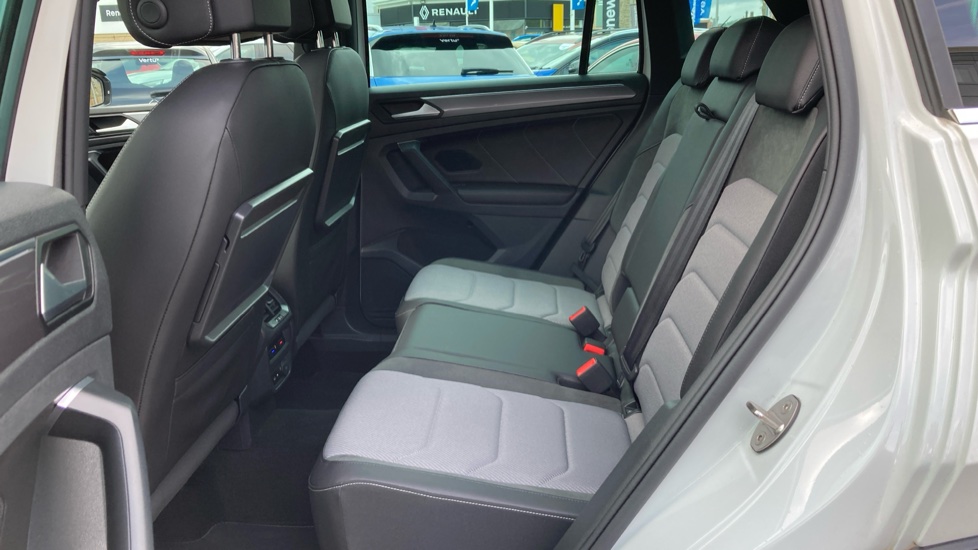 Volkswagen Tiguan 2.0 TSi 190 4Motion R-Line Tech 5dr DSG Petrol Estate - Image 16