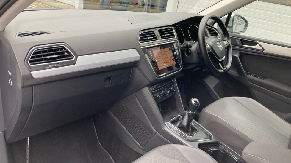 Volkswagen Tiguan 1.5 TSi EVO 150 Match 5dr Petrol Estate - Image 9
