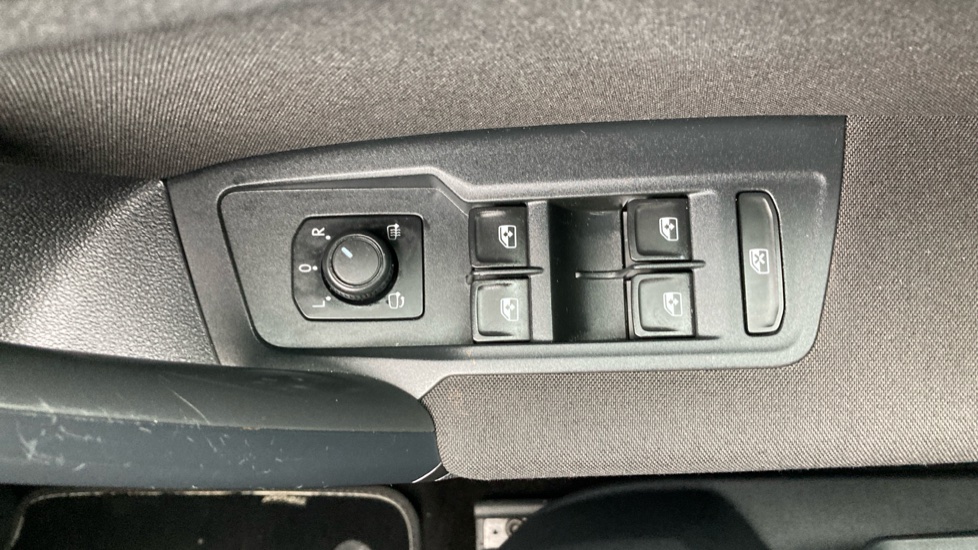 Volkswagen Tiguan 1.5 TSi EVO 150 Match 5dr Petrol Estate - Image 31