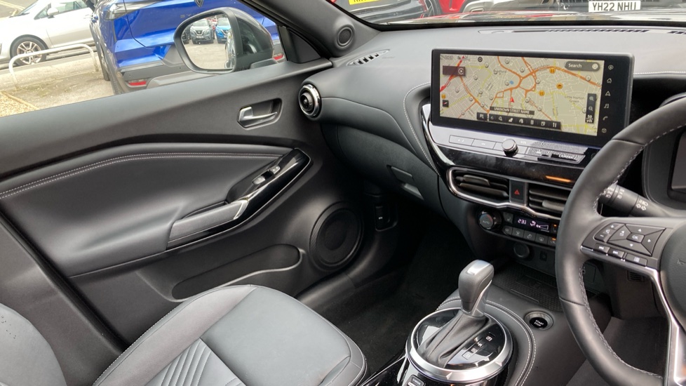 Nissan Juke 1.6 Hybrid Tekna 5dr Auto Hybrid Hatchback - Image 14