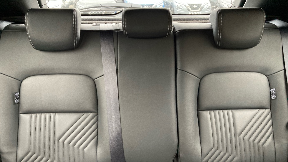 Nissan Juke 1.6 Hybrid Tekna 5dr Auto Hybrid Hatchback - Image 15