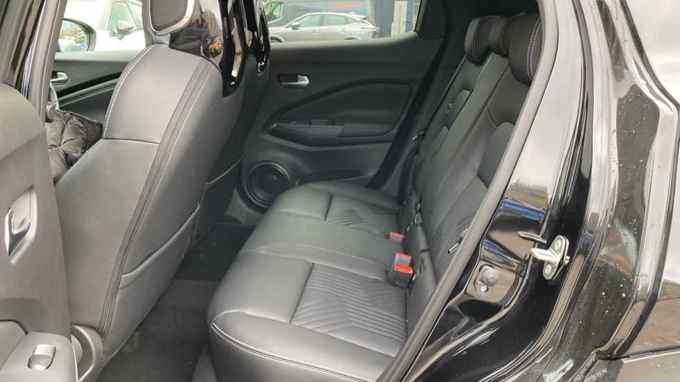 Nissan Juke 1.6 Hybrid Tekna 5dr Auto Hybrid Hatchback - Image 16
