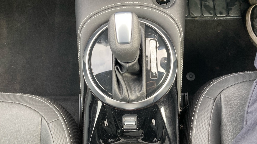 Nissan Juke 1.6 Hybrid Tekna 5dr Auto Hybrid Hatchback - Image 27