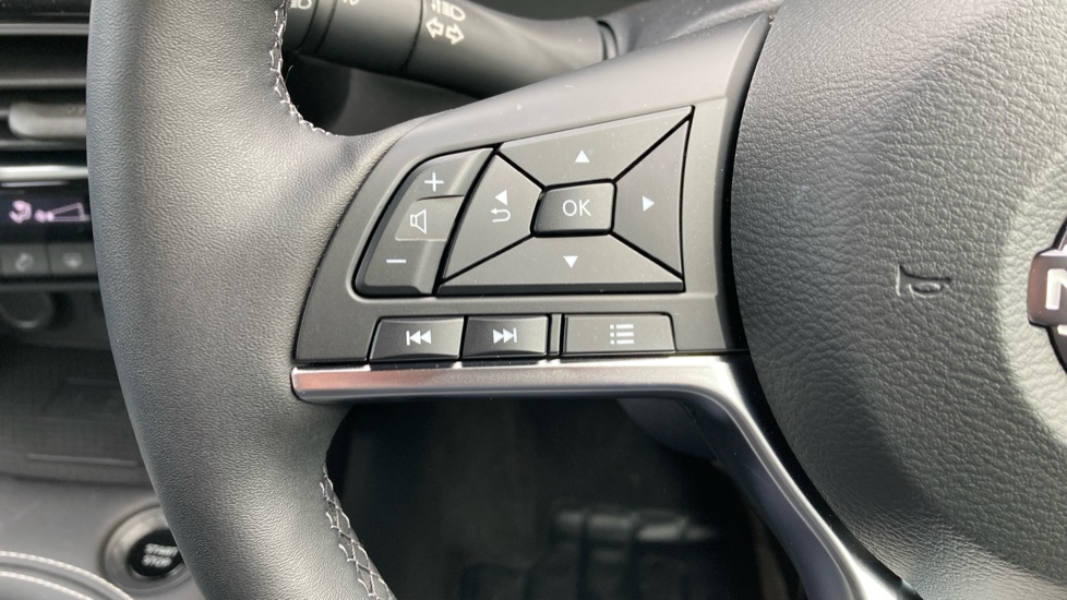 Nissan Juke 1.6 Hybrid Tekna 5dr Auto Hybrid Hatchback - Image 29