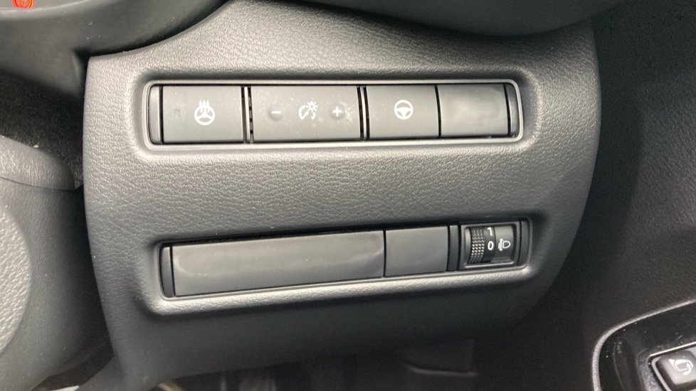 Nissan Juke 1.6 Hybrid Tekna 5dr Auto Hybrid Hatchback - Image 32