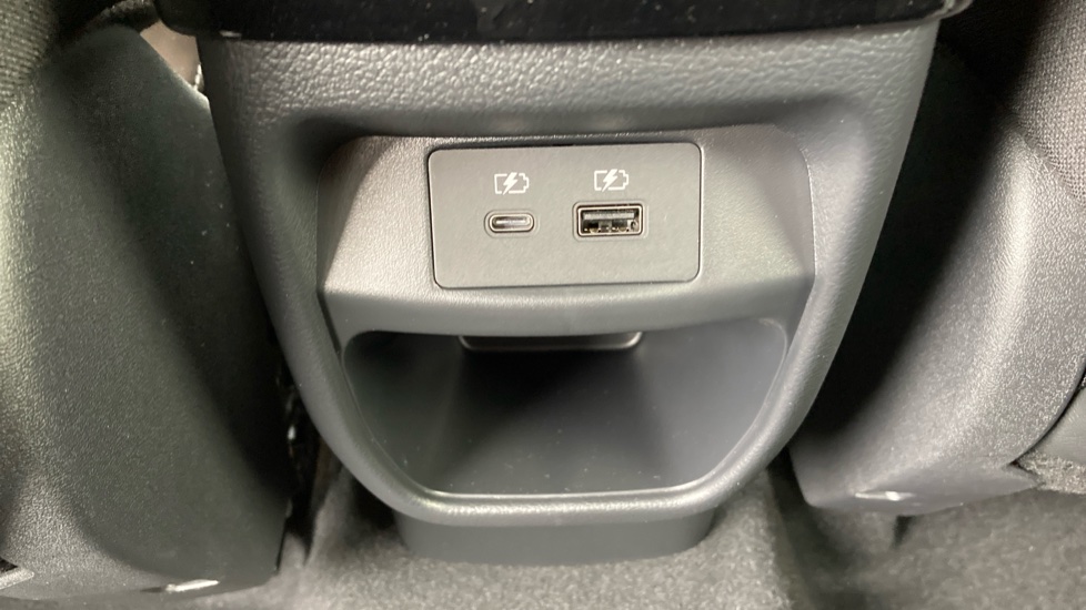 Nissan Juke 1.6 Hybrid Tekna 5dr Auto Hybrid Hatchback - Image 35