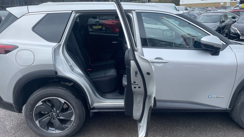 Nissan X-Trail 1.5 E-Power 204 N-Connecta 5dr Xtronic Hybrid Station Wagon - Image 29