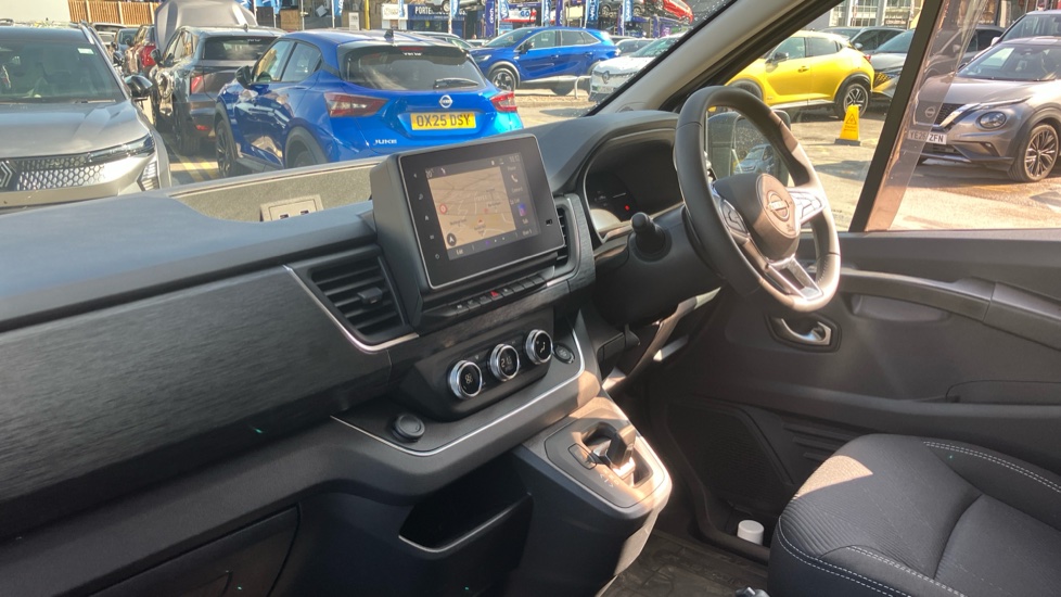 Nissan Primastar 30 L1 Diesel 2.0 dCi 170ps H1 Tekna Crew Van Auto [9 Speed] - Image 9