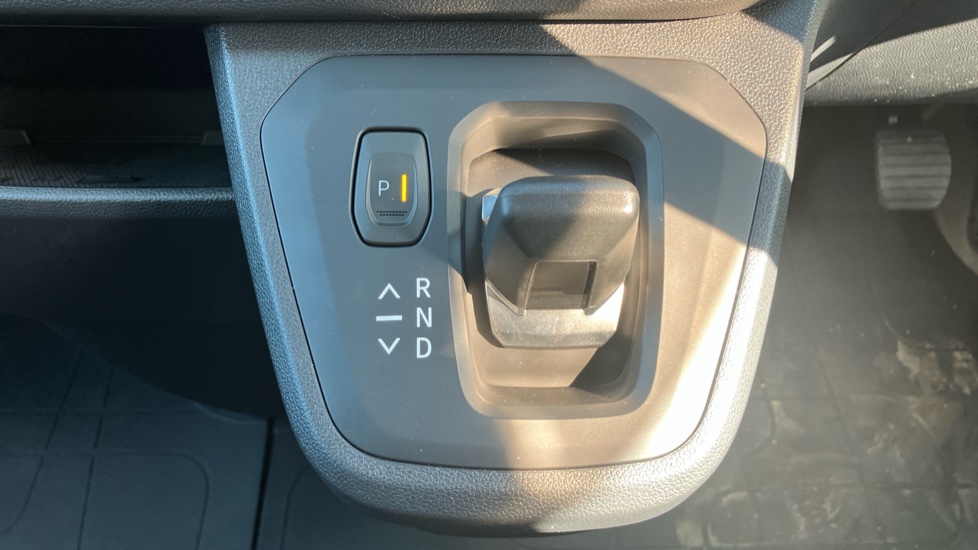 Nissan Primastar 30 L1 Diesel 2.0 dCi 170ps H1 Tekna Crew Van Auto [9 Speed] - Image 28