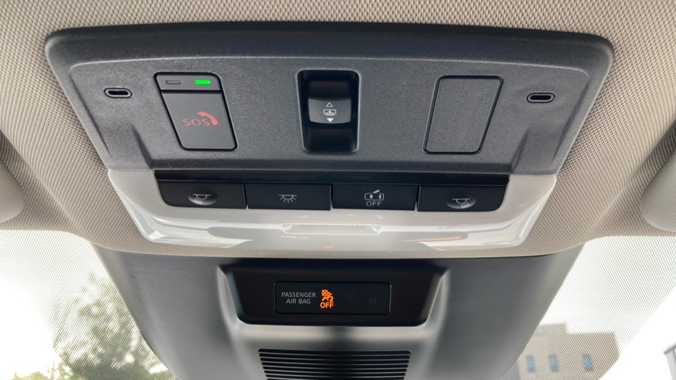 Nissan Qashqai 1.3 DiG-T MH N-Connecta 5dr Petrol Hatchback - Image 33