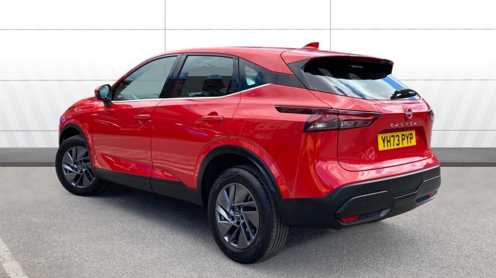 Nissan Qashqai 1.3 DiG-T MH Acenta Premium 5dr Petrol Hatchback - Image 2