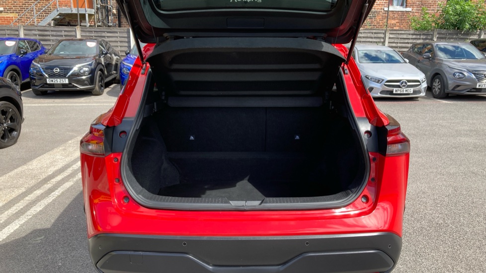 Nissan Qashqai 1.3 DiG-T MH Acenta Premium 5dr Petrol Hatchback - Image 4