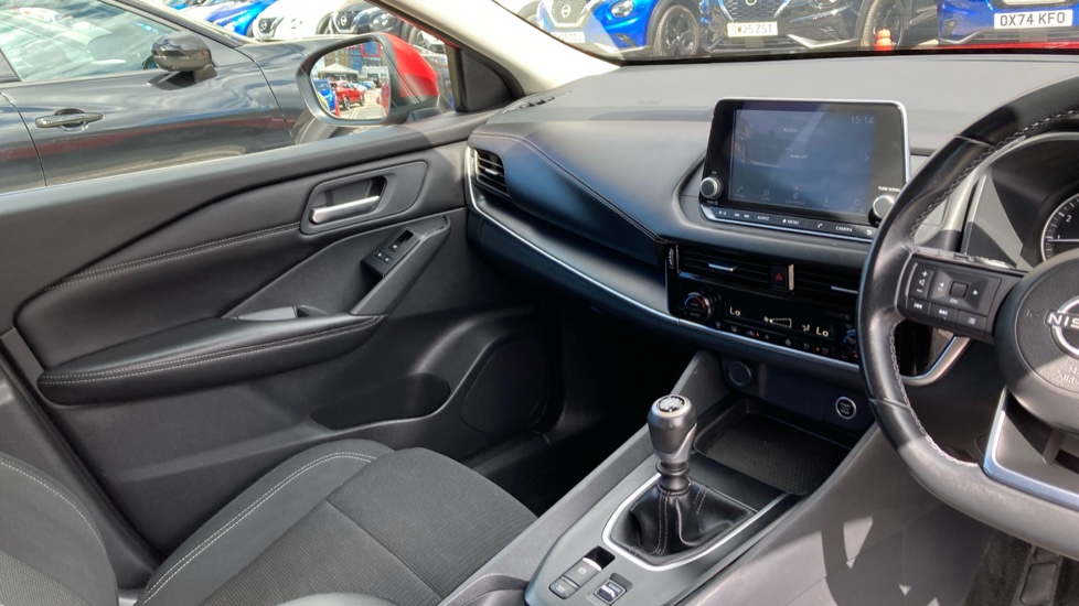 Nissan Qashqai 1.3 DiG-T MH Acenta Premium 5dr Petrol Hatchback - Image 14