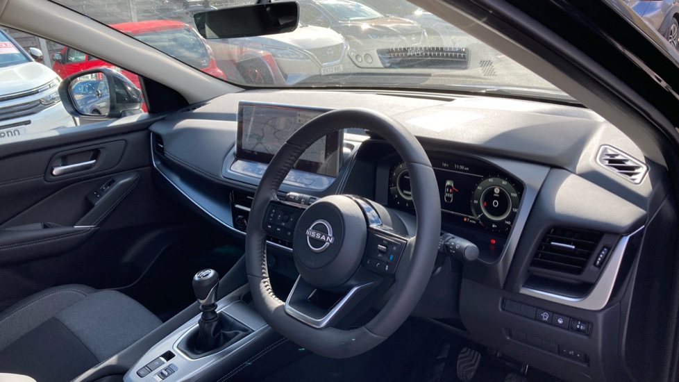 Nissan Qashqai 1.3 DiG-T MH N-Connecta 5dr Petrol Hatchback - Image 11