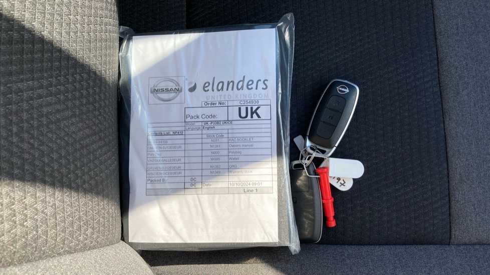 Nissan Qashqai 1.3 DiG-T MH N-Connecta 5dr Petrol Hatchback - Image 19