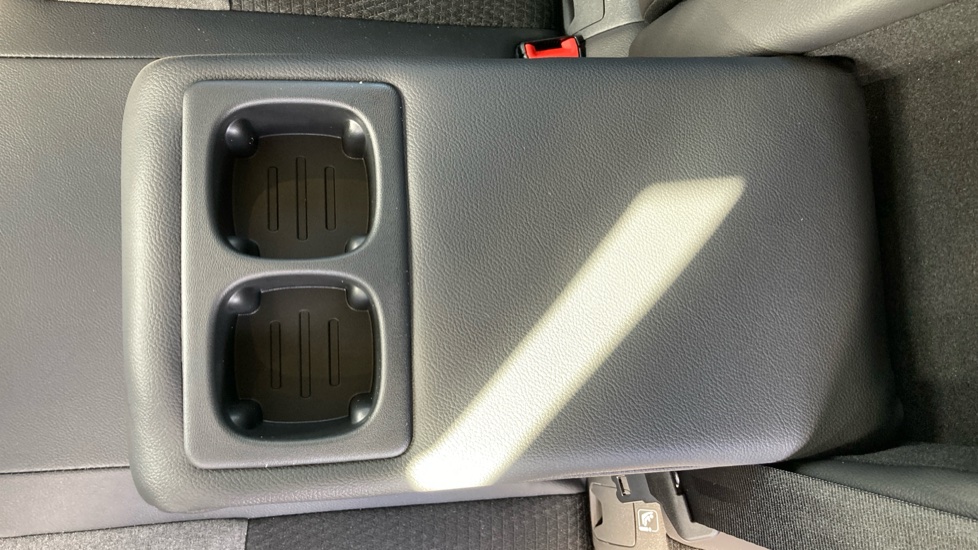 Nissan Qashqai 1.3 DiG-T MH N-Connecta 5dr Petrol Hatchback - Image 22