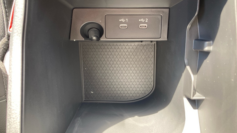 Nissan Qashqai 1.3 DiG-T MH N-Connecta 5dr Petrol Hatchback - Image 29