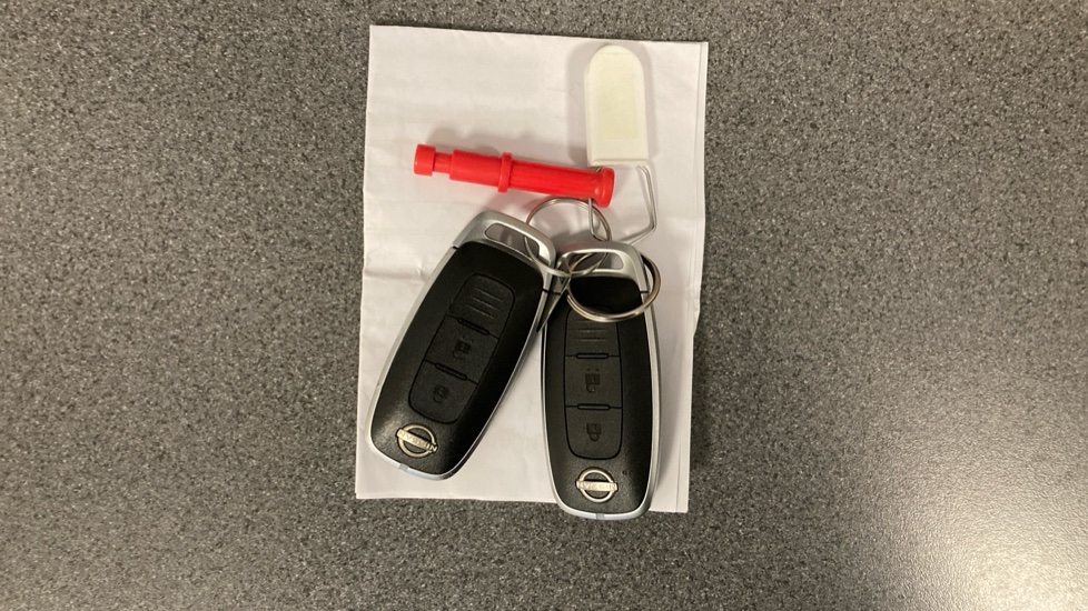 Nissan Qashqai 1.3 DiG-T MH N-Connecta 5dr Petrol Hatchback - Image 36