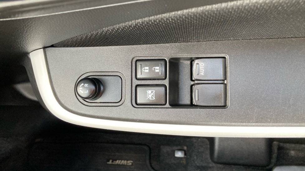 Suzuki Swift 1.2 Dualjet 83 12V Hybrid SZ-L 5dr Petrol Hatchback - Image 28