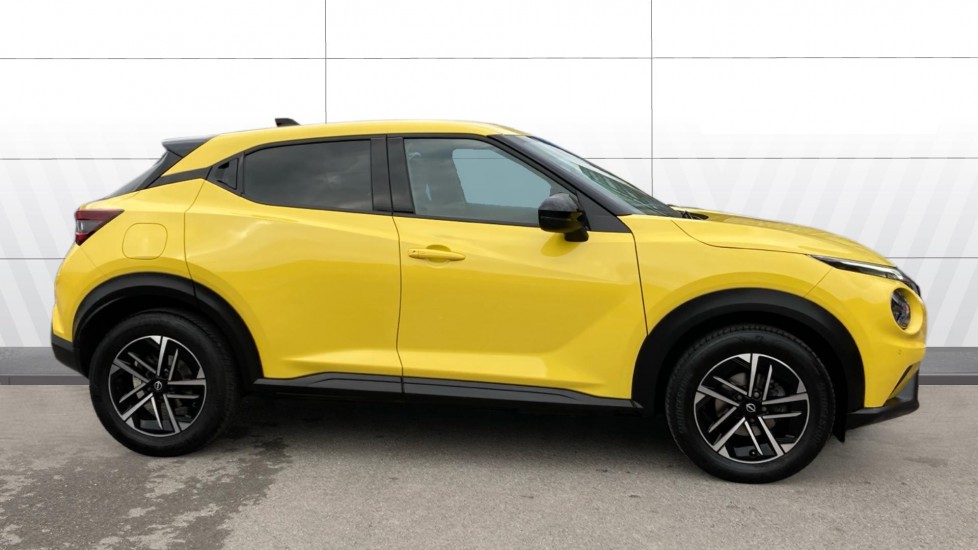 Nissan Juke 1.0 DiG-T N-Connecta 5dr DCT Petrol Hatchback - Image 5