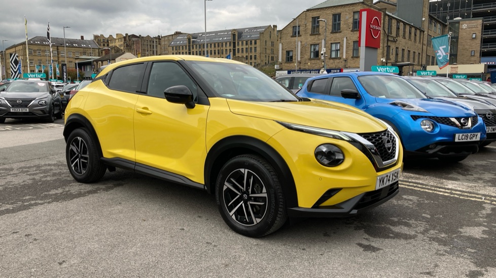 Nissan Juke 1.0 DiG-T N-Connecta 5dr DCT Petrol Hatchback - Image 8