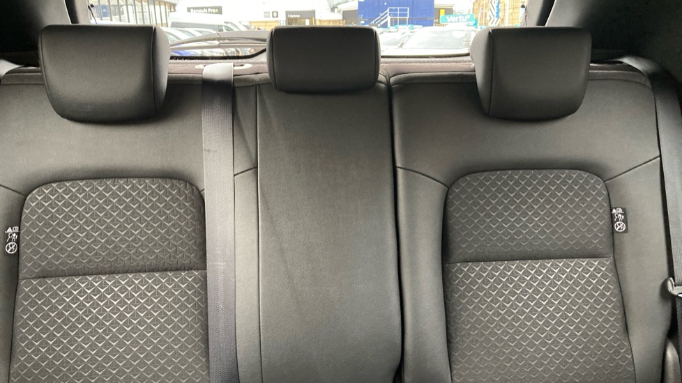 Nissan Juke 1.0 DiG-T N-Connecta 5dr DCT Petrol Hatchback - Image 15