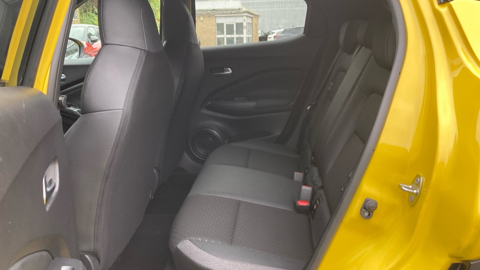 Nissan Juke 1.0 DiG-T N-Connecta 5dr DCT Petrol Hatchback - Image 16