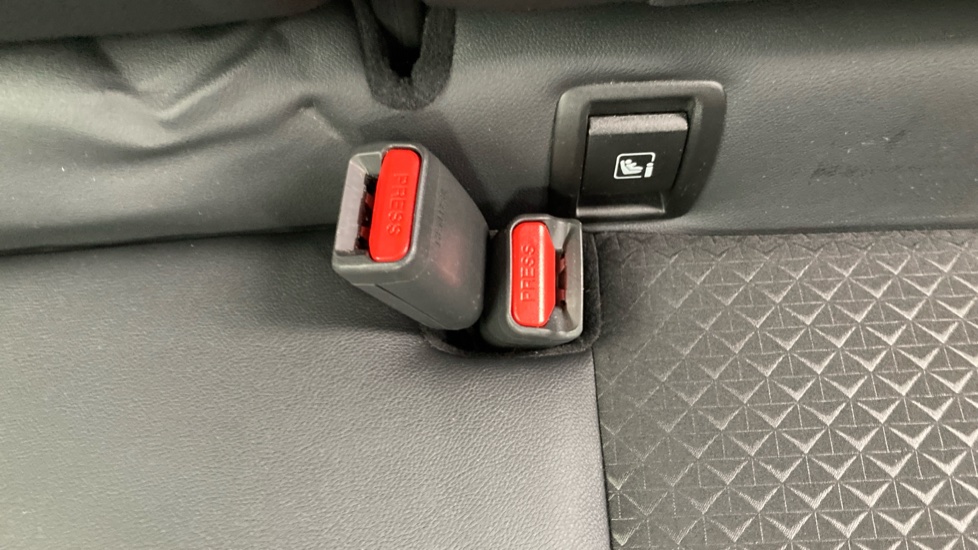 Nissan Juke 1.0 DiG-T N-Connecta 5dr DCT Petrol Hatchback - Image 17
